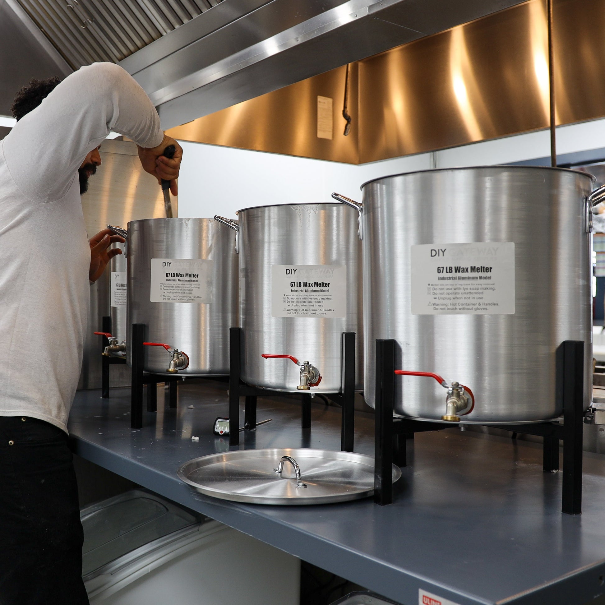 Fresh Rose Tallow & Beeswax Candle | All Natural, Non-toxic, Clean Burning The Lady May